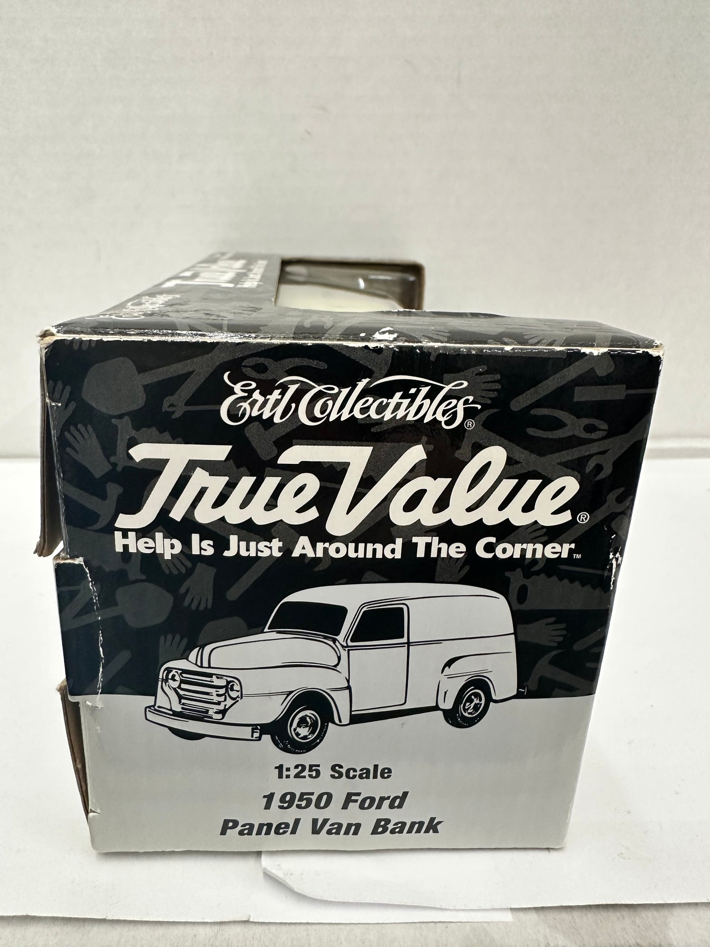 Ertl Collectibles 1:25 Scale Die Cast True Value 1950 Ford Panel Van Bank No. 23