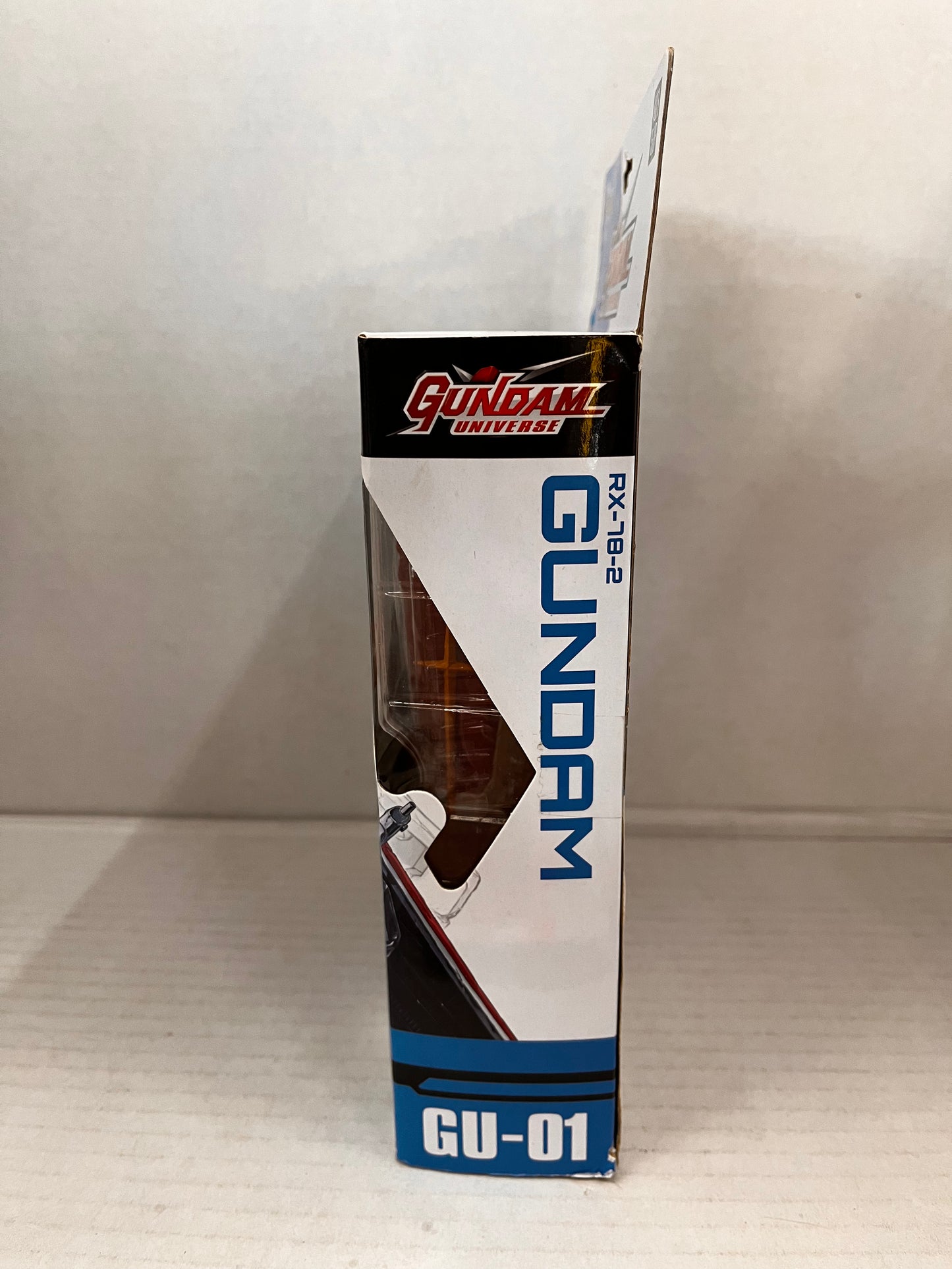 GUNDAM UNIVERSE GU-01 RX-78-2 GUNDAM BANDAI NAMCO Figure