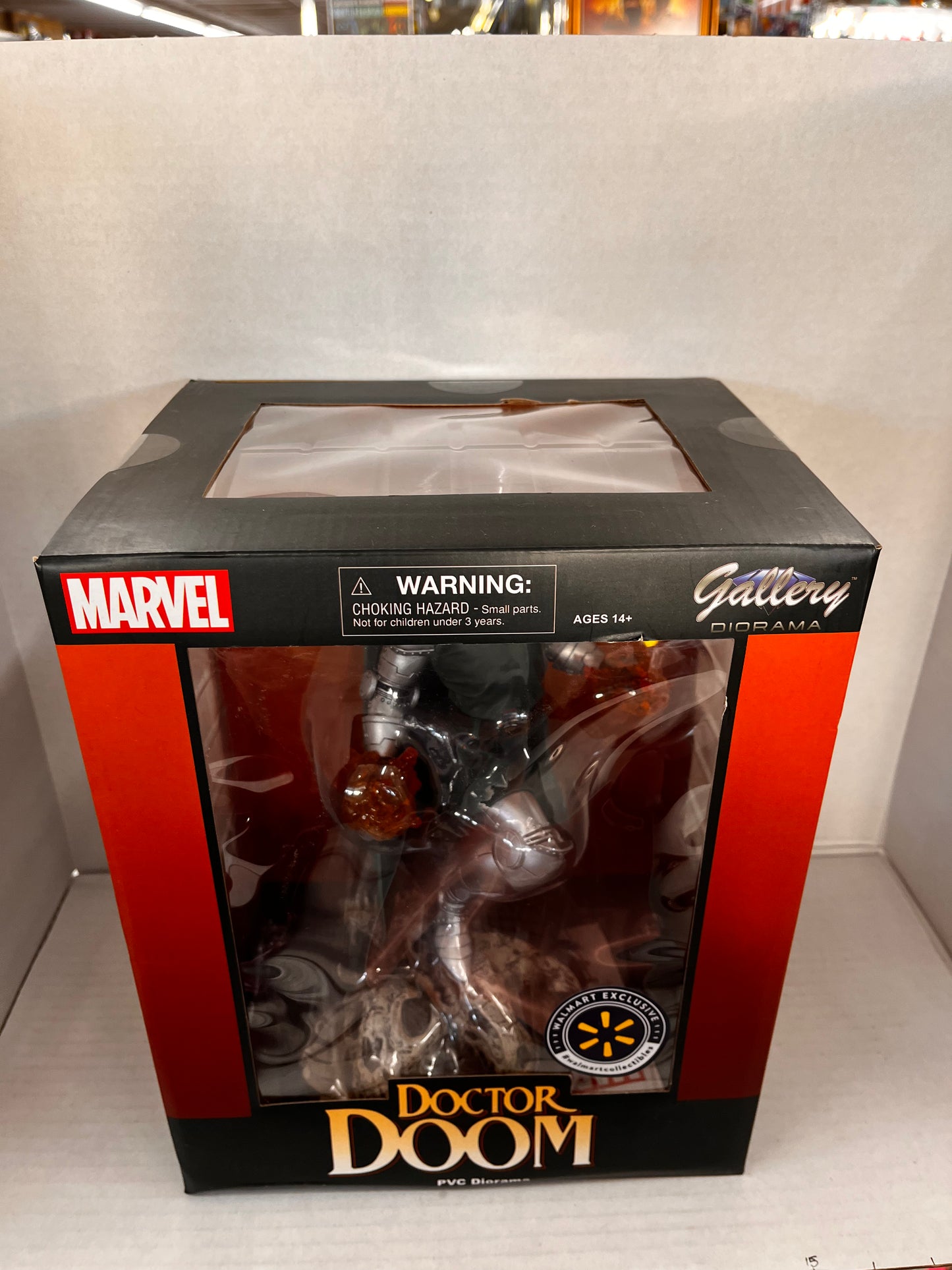 MARVEL Gallery DIORAMA Doctor Doom Statue Diamond Select Toys