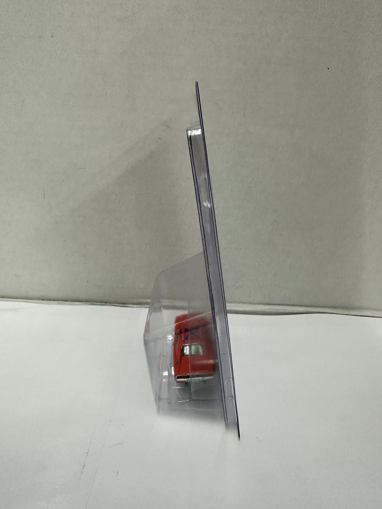 1/64 Johnny Lightning Cooter's Garage Dukes of Hazzard