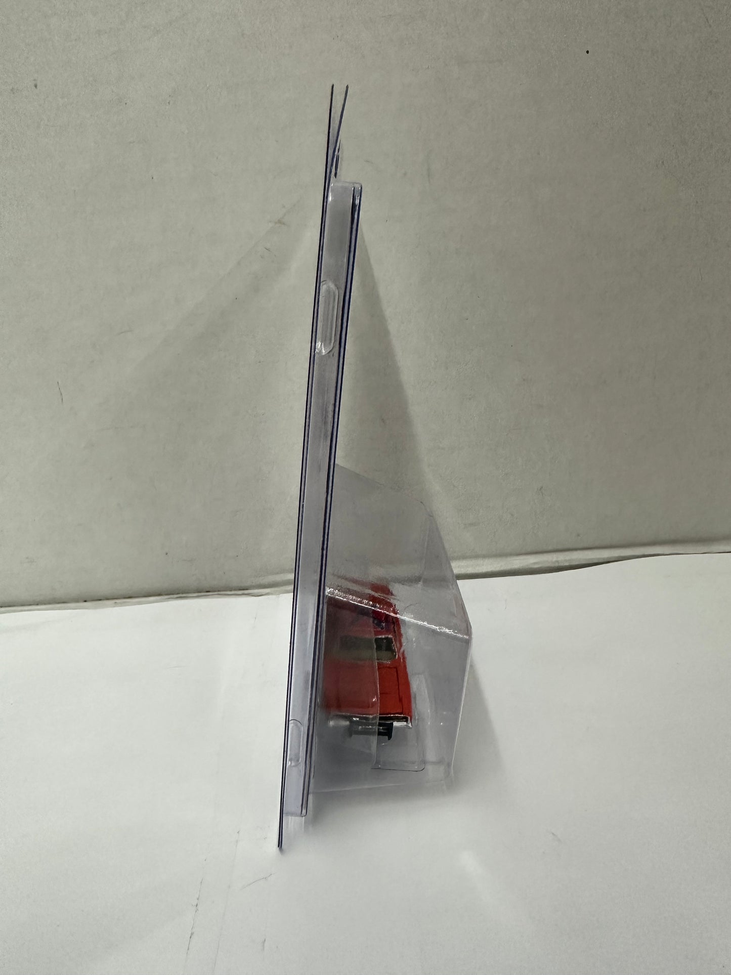 1/64 Johnny Lightning Cooter's Garage Dukes of Hazzard