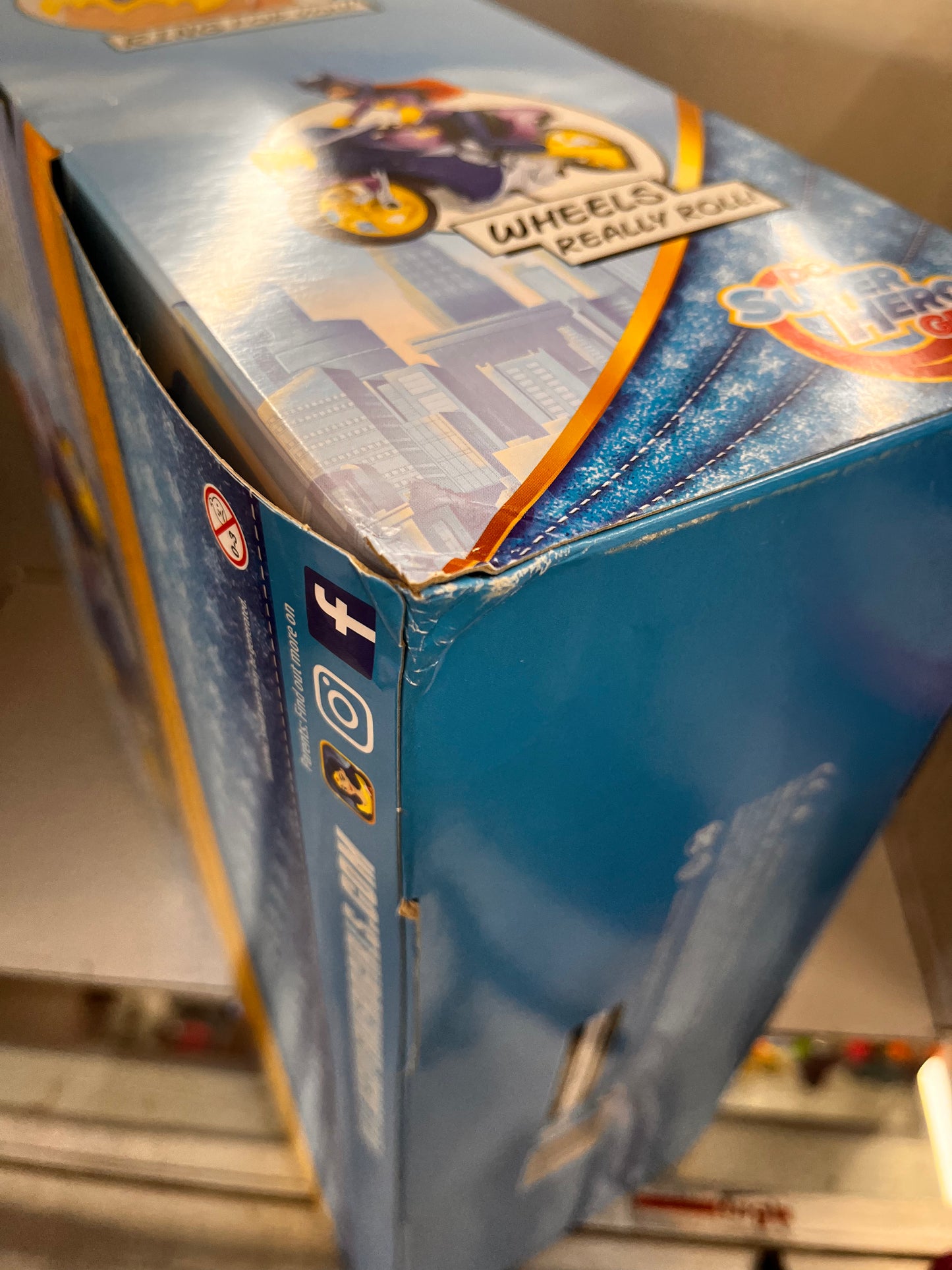 DC Super Hero Girls BatGirl + BatCycle  Motorcycle