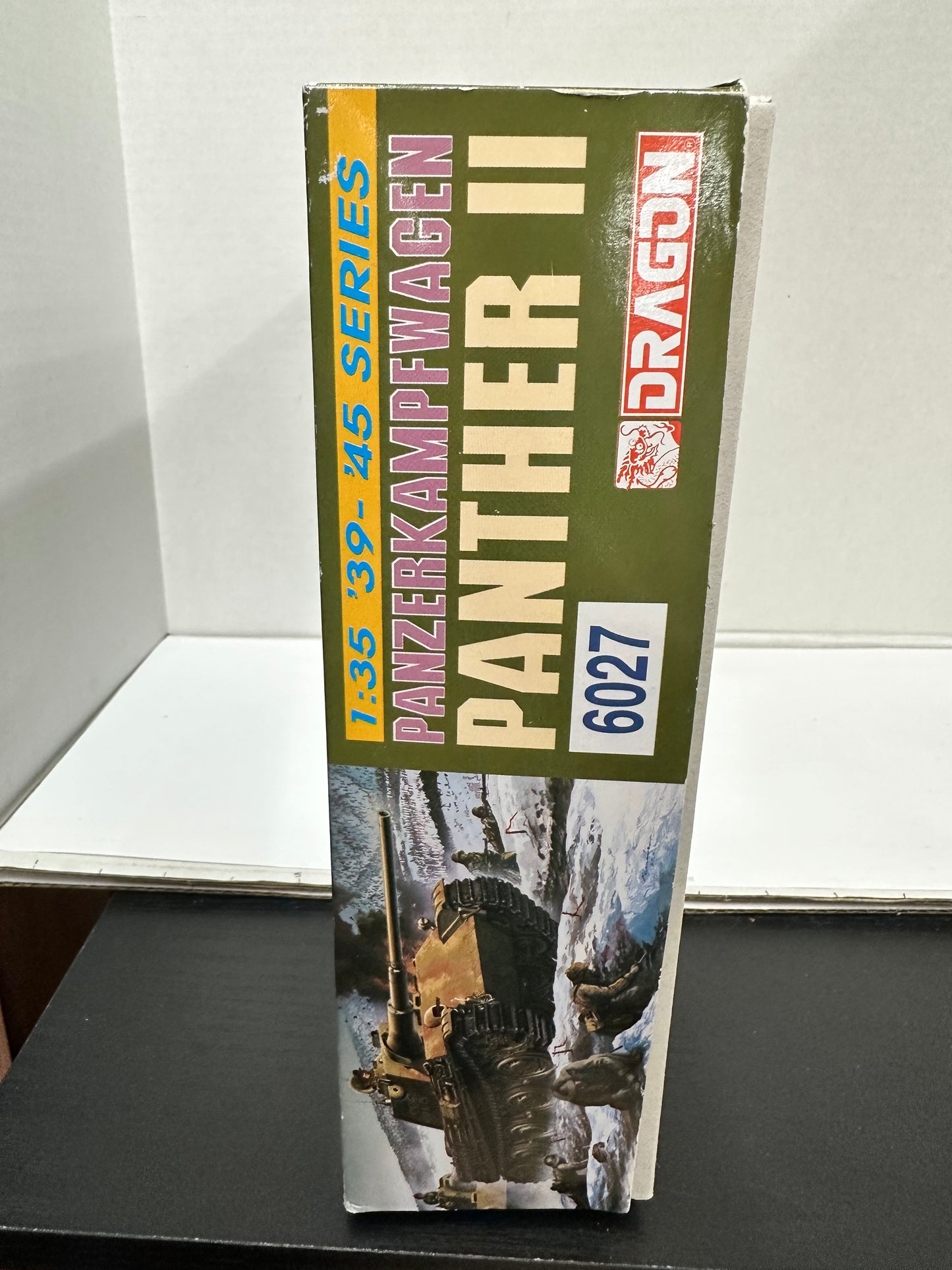 Dragon 1/35 Panzerkampfwagen Panther II German Tank Model Kit 6027 Open Box
