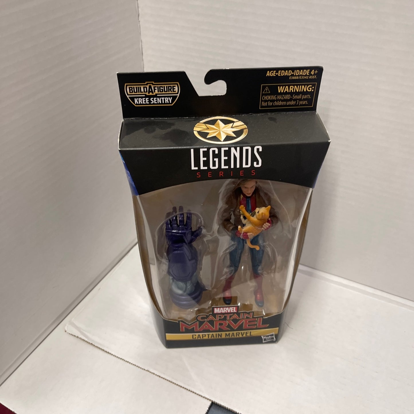 Marvel Legends Captain Marvel in Bomber Jacket Action Figure Kree Sentry BAF
