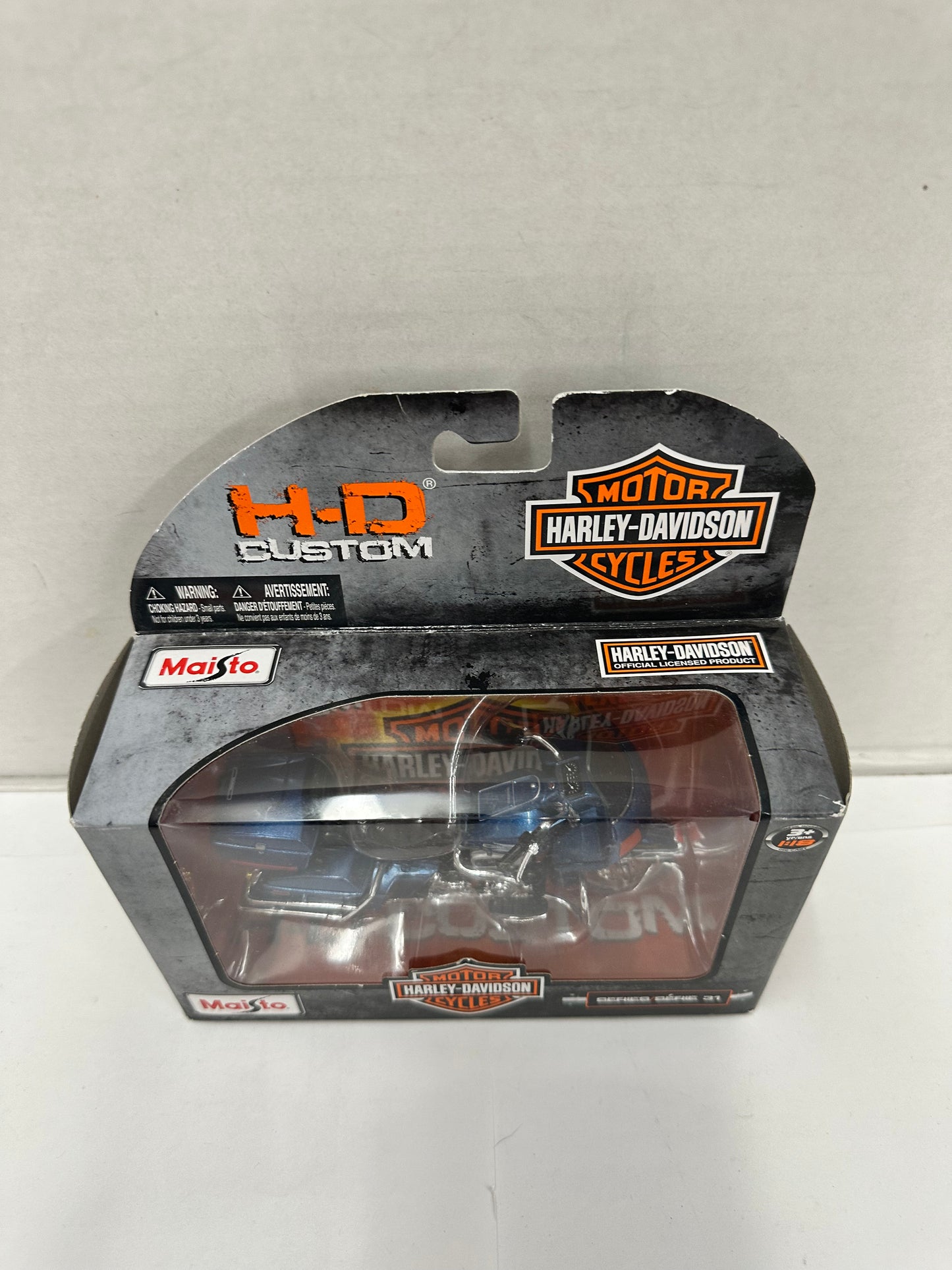 NIB MAISTO 2012 HARLEY DAVIDSON H-D CUSTOM SERIES 31 1980 FLT TOUR GLIDE BLUE