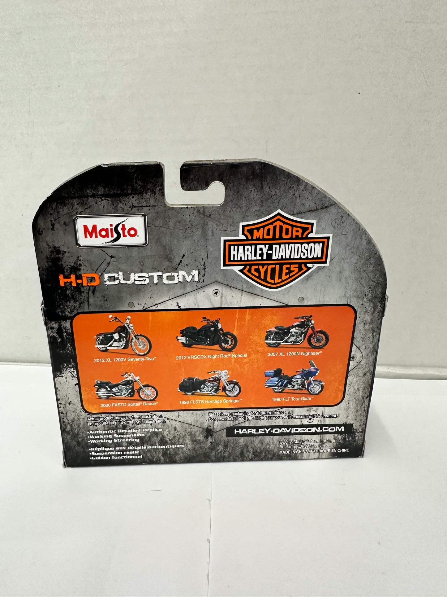 NIB MAISTO 2012 HARLEY DAVIDSON H-D CUSTOM SERIES 31 1980 FLT TOUR GLIDE BLUE
