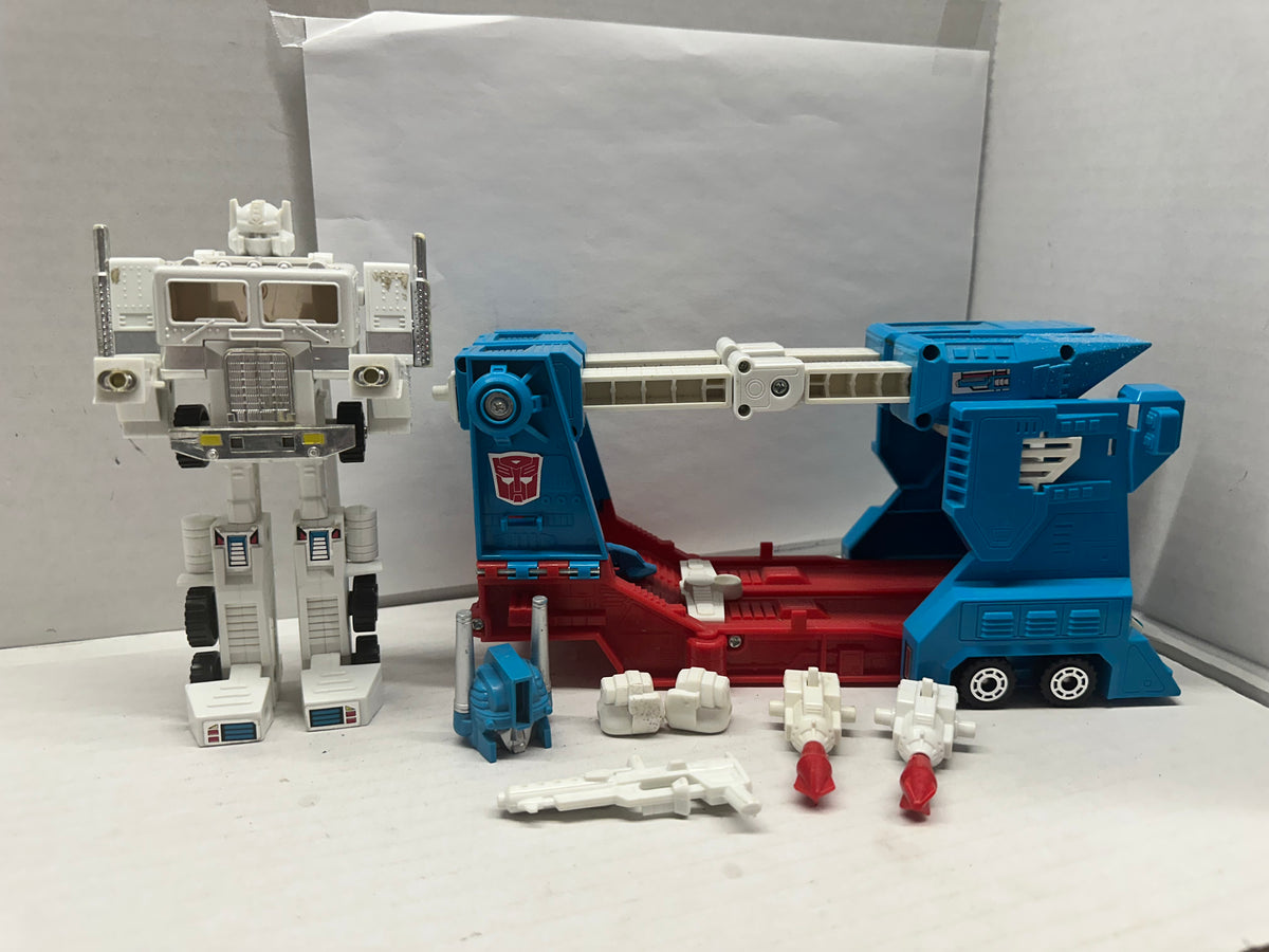 Vintage 1985 Hasbro Transformers G1 Ultra Magnus Autobot City Commander Loose