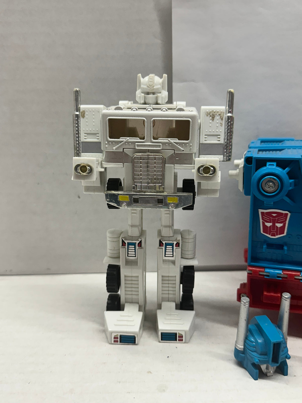 Vintage 1985 Hasbro Transformers G1 Ultra Magnus Autobot City Commander Loose