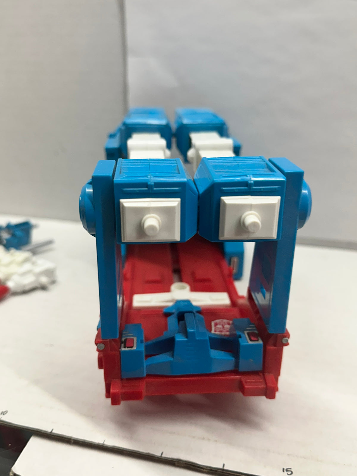 Vintage 1985 Hasbro Transformers G1 Ultra Magnus Autobot City Commander Loose