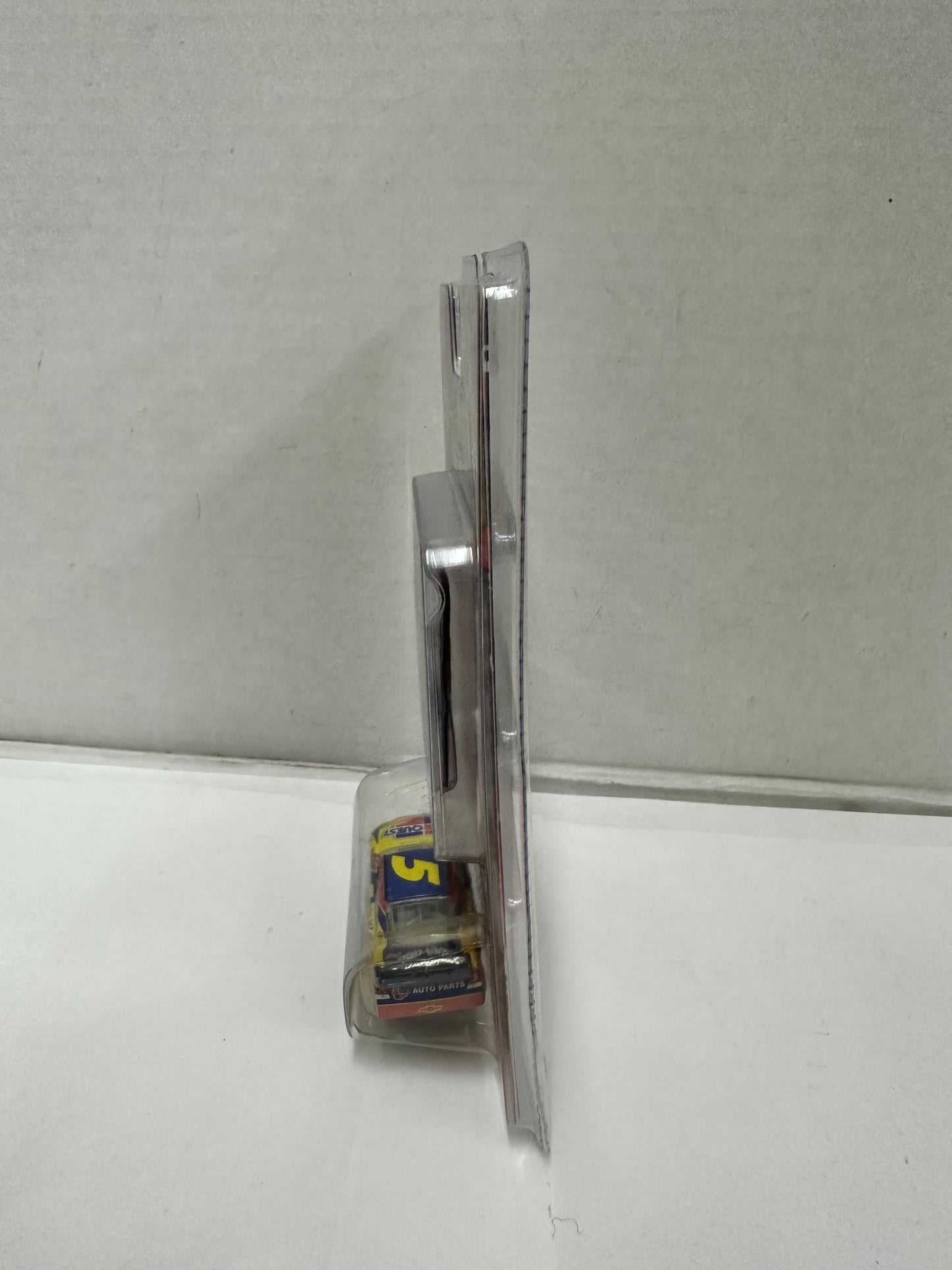 NASCAR Winners Circle Casey Mears #5 Hendrick Motorsports 1:64 Diecast Kelloggs
