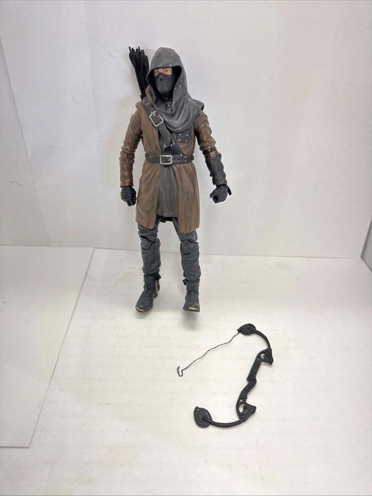 DC COLLECTIBLES ARROW TV DARK ARCHER ARROW Broken Bowstring/ Missing Arrow