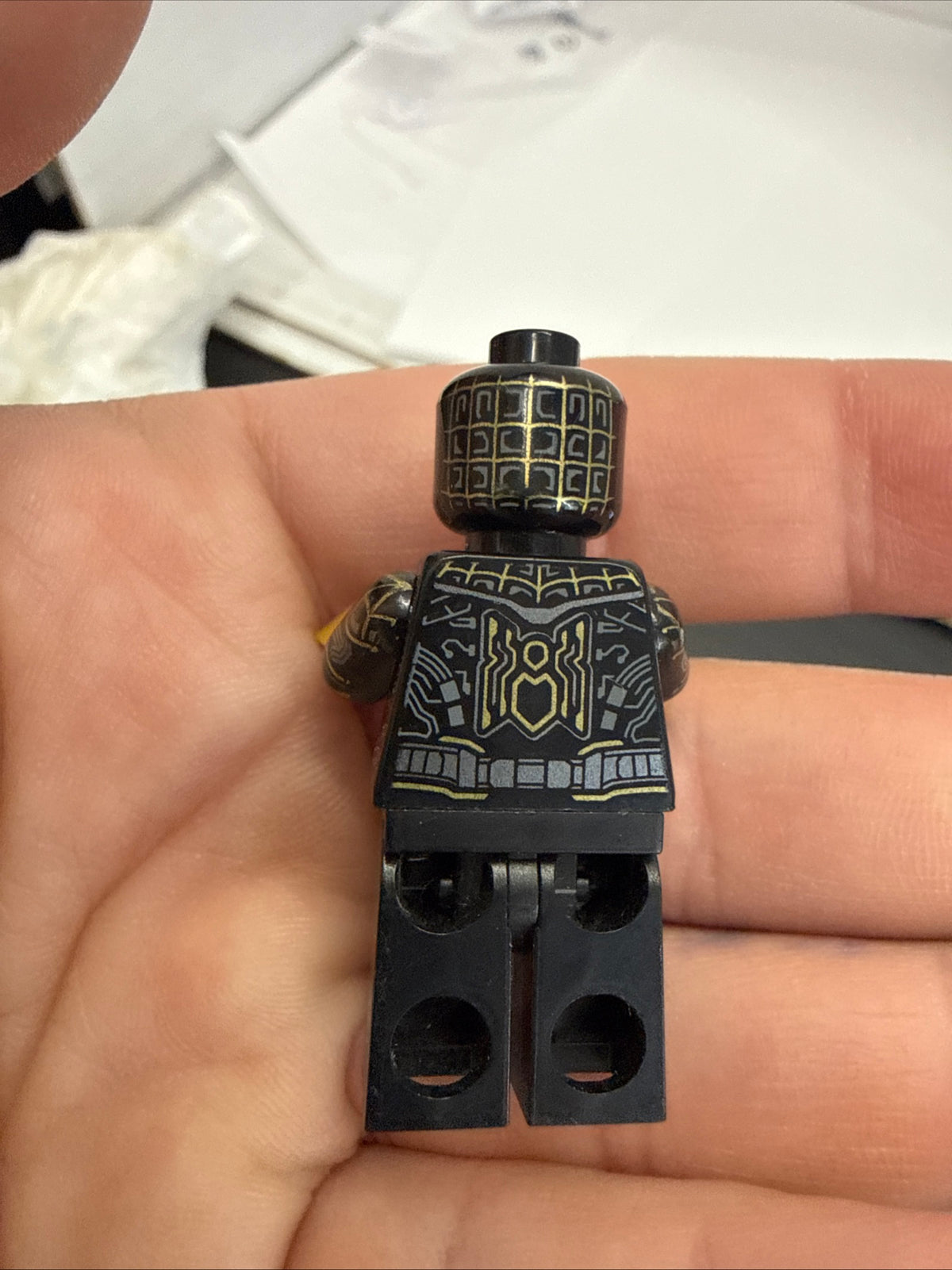 LEGO® Super Heroes Spider-Man Minifigure Black & Gold Suit Marvel 76195 sh0774