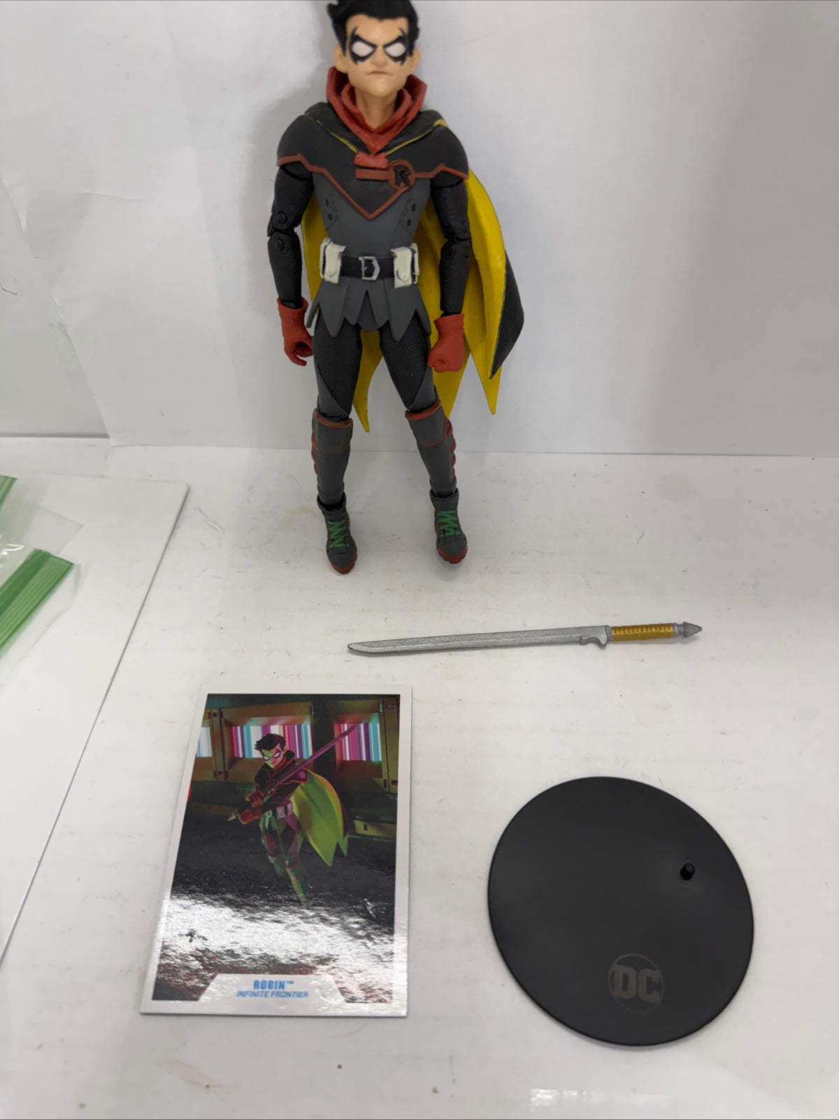 McFarlane DC Multiverse 7 inches Infinite Frontier Robin Damian Wayne, preowned