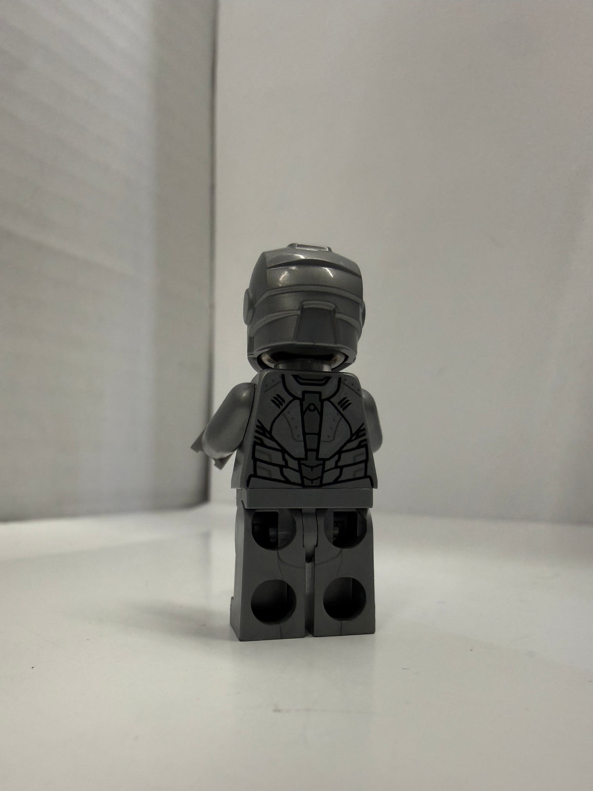 LEGO Marvel Minifigure Iron Man Mark 2 Armor Nice Condition sH0667