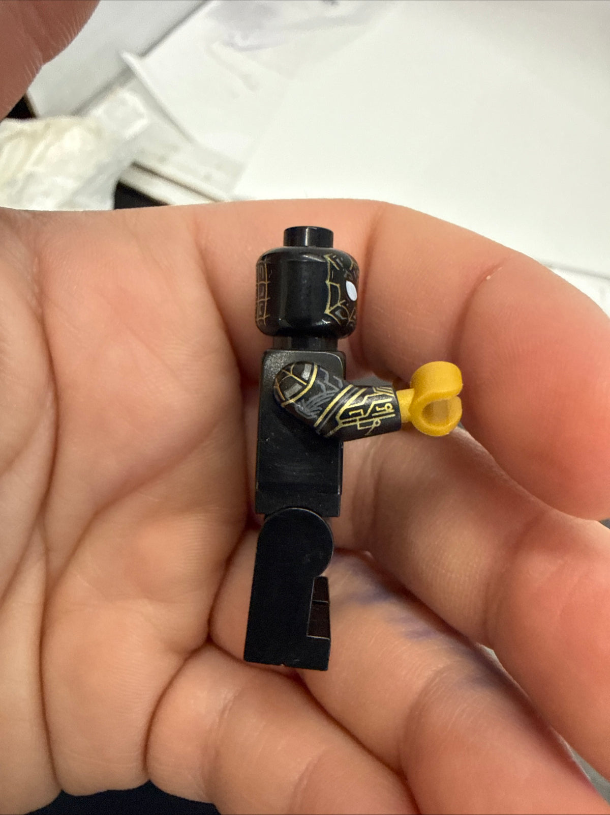 LEGO® Super Heroes Spider-Man Minifigure Black & Gold Suit Marvel 76195 sh0774