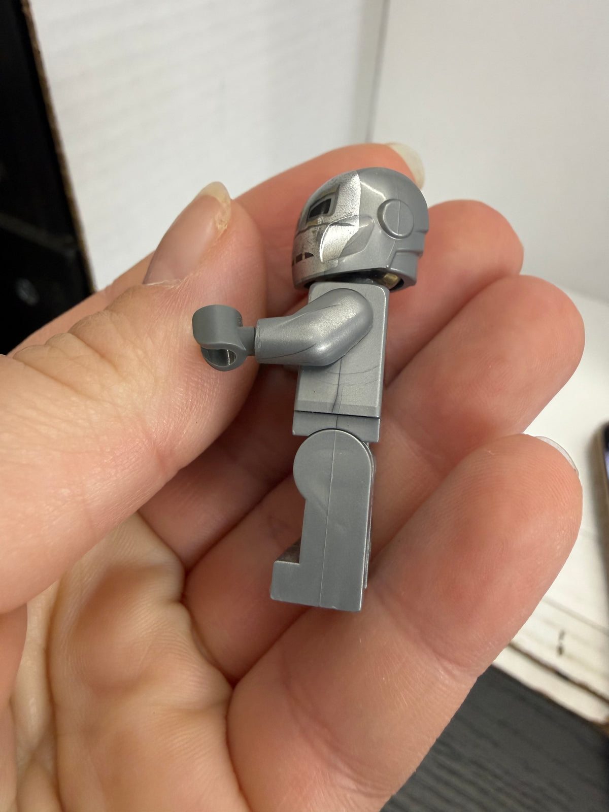 LEGO Iron Man Mark 1 Armor minifigure Marvel Avengers 76125 sh0565