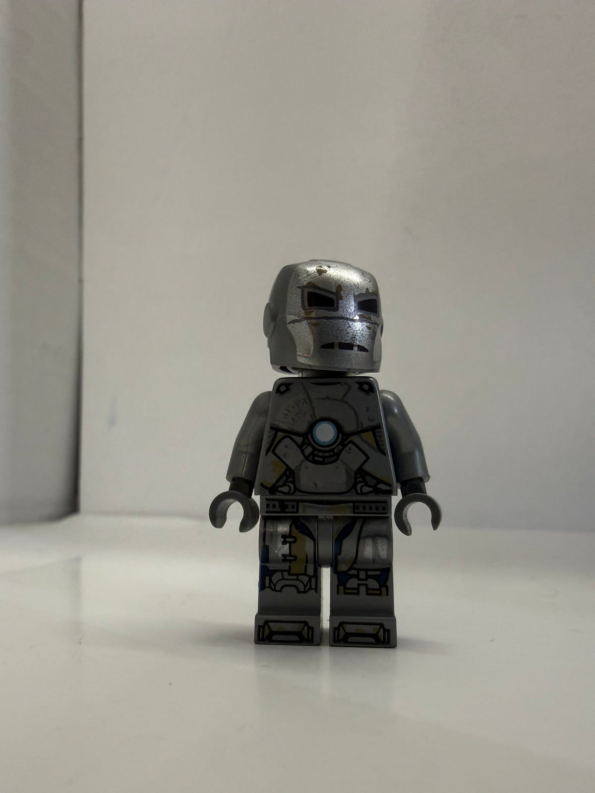 LEGO Iron Man Mark 1 Armor minifigure Marvel Avengers 76125 sh0565